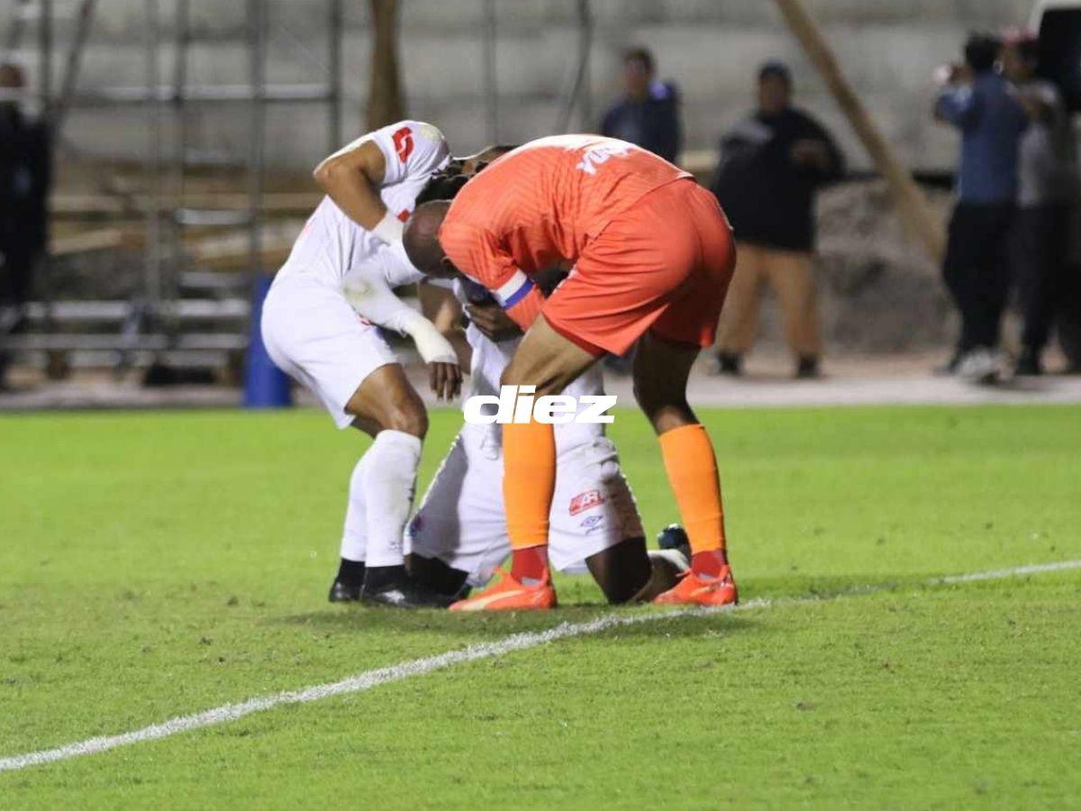 No se vio en TV: Llanto de jugador de Olimpia, integrante de Motagua desató la bronca y adiós especial de Troglio