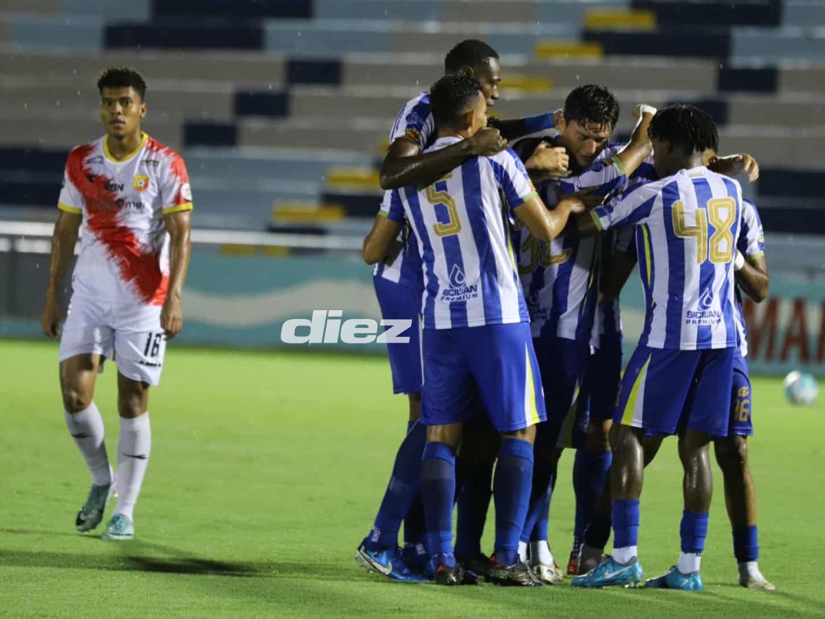 Bronca al final del partido, Herediano destroza a Victoria en la reinauguración del Estadio Ceibeño y las hermosas chicas