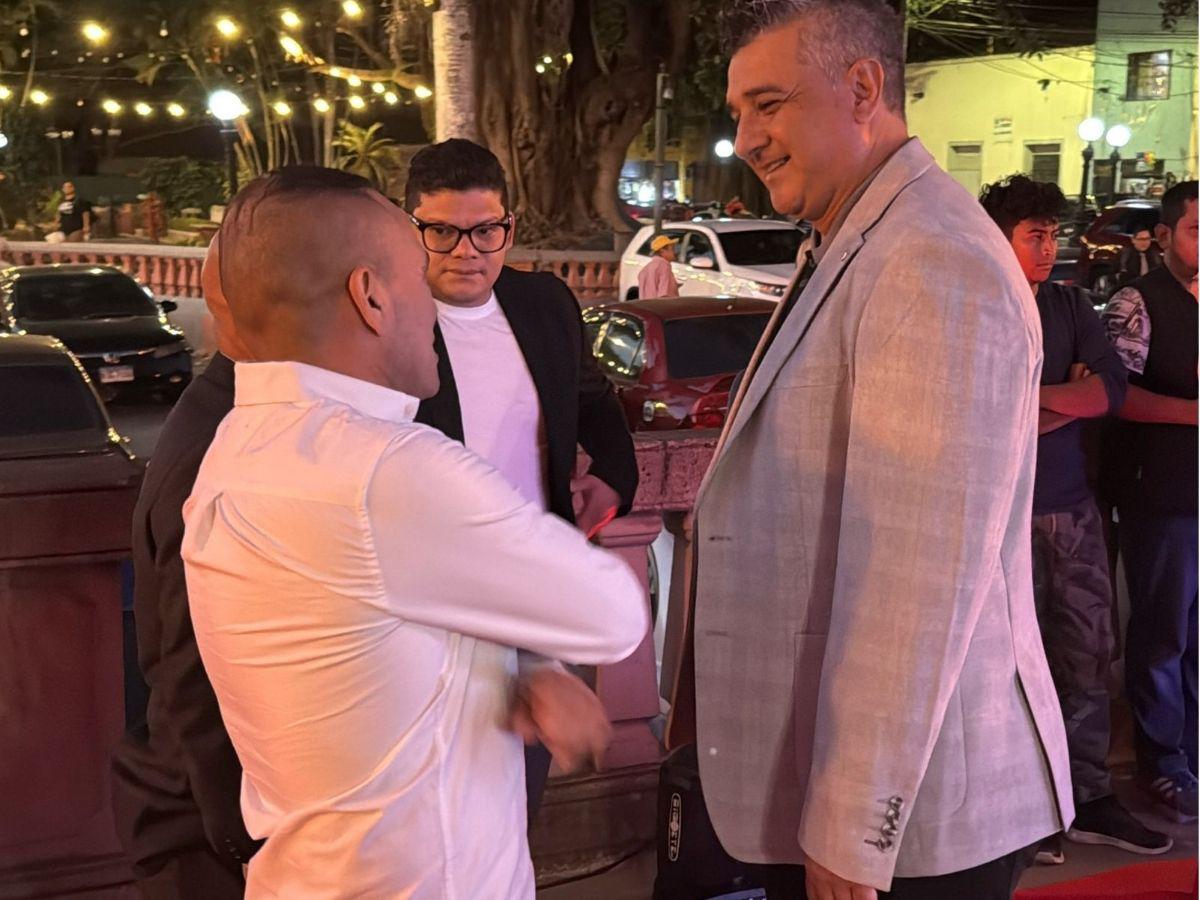 Bellezas, futbolistas y técnicos nominados: Así se vivió la previa de la gala de los Premios Diez en el Teatro Manuel Bonilla