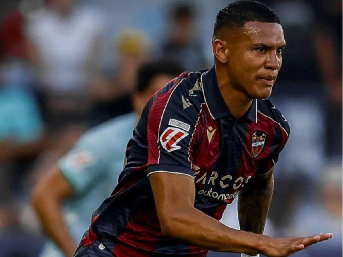 ¡Obsequio inolvidable! Crack mundial del Real Madrid le regaló su camiseta a Kervin Arriaga en el Bernabéu