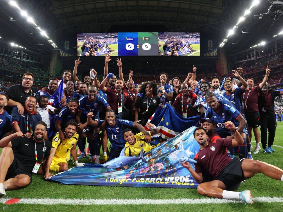Vozinha aprovechó de su fama: así recibieron a Cabo Verde tras el histórico mundial