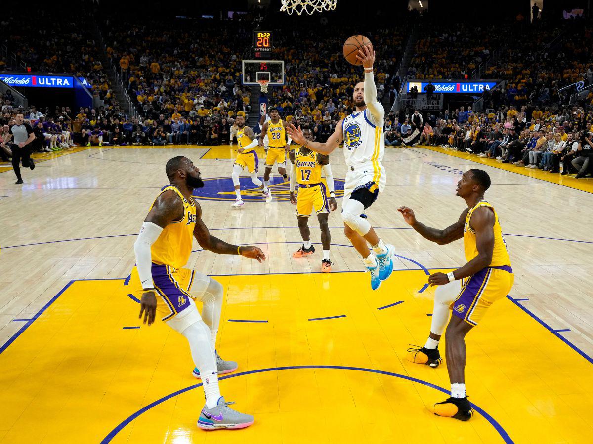 Los Warriors derrotan a los Lakers y siguen con vida en la semifinal de la Conferencia Oeste de la NBA