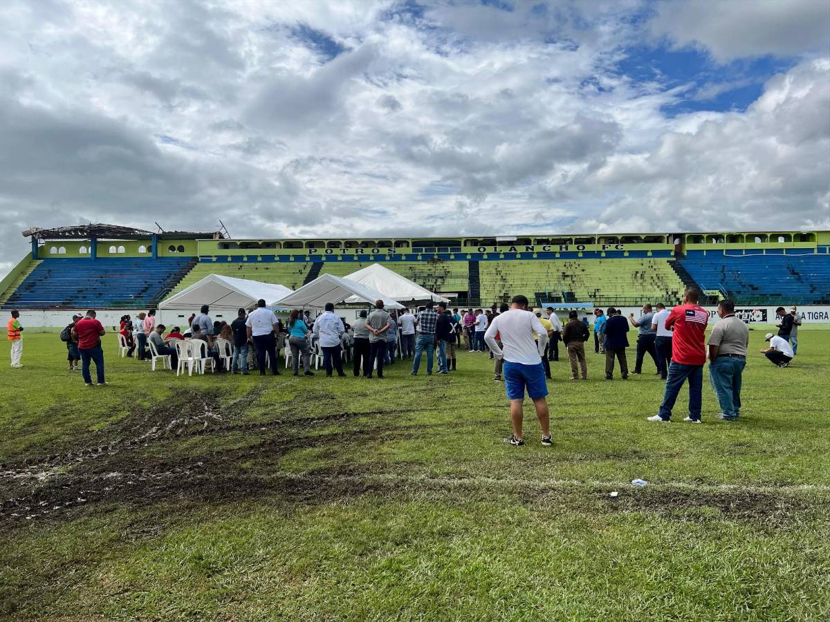 Estadio Juan Ramón Brevé es cerrado para iniciar los trabajos de cambio de su engramillado; así empieza su remodelación