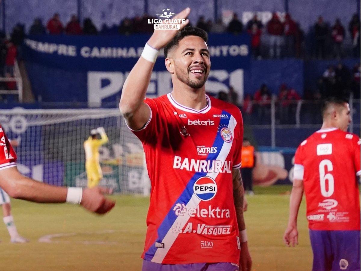 Futbolista del Xelajú hace arder a Concacaf: El polémico gesto tras perder ante Alajuelense por Copa Centroamericana