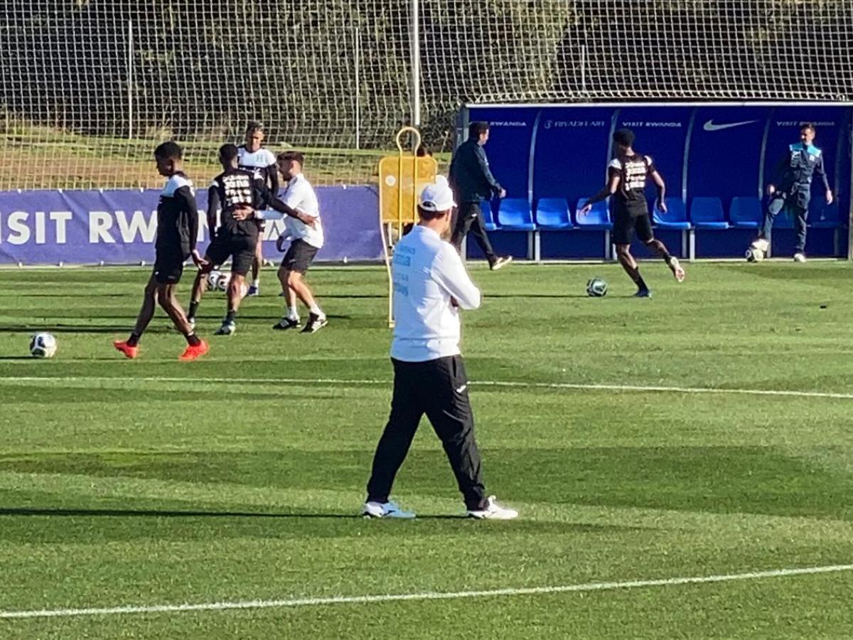 José Molina puso a sudar a los convocados y tres nuevos 'fichajes'; así fue el primer entreno de Honduras en España