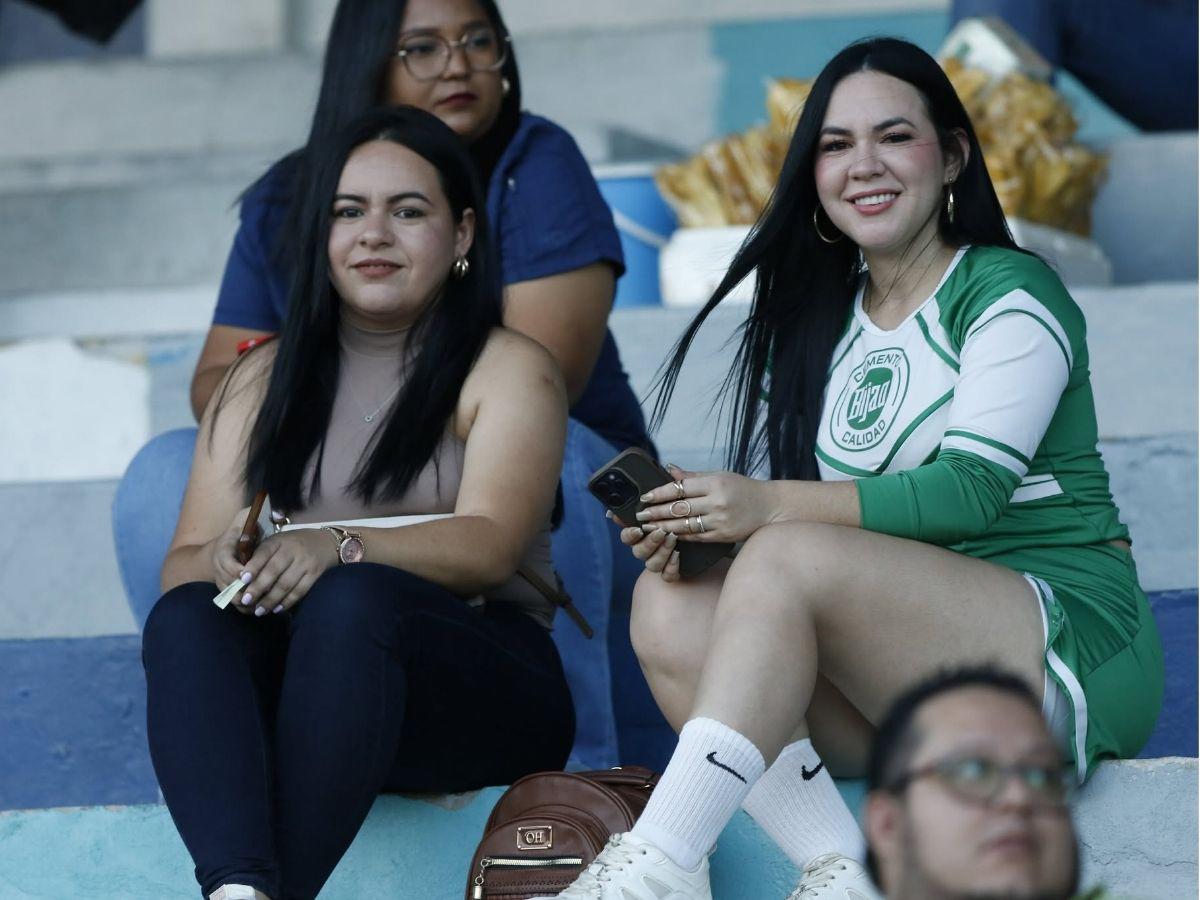 Derroche de bellezas de Olimpia y Real España y jeque causó furor previo al clásico moderno en el Estadio Morazán