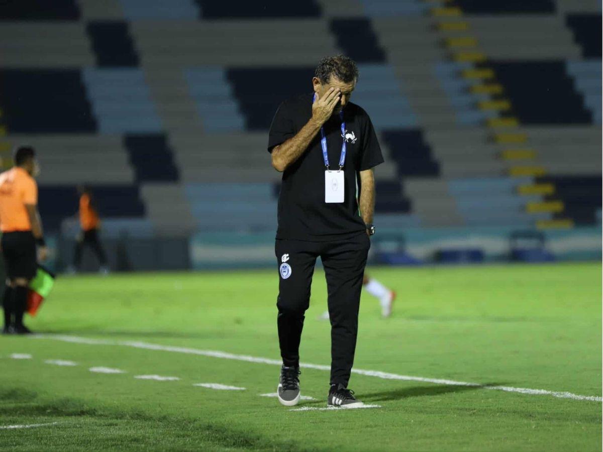 Chica de lentes enamoró, gestos tristes en Victoria tras goleada de Marathón y Messiniti con dedicatoria en La Ceiba