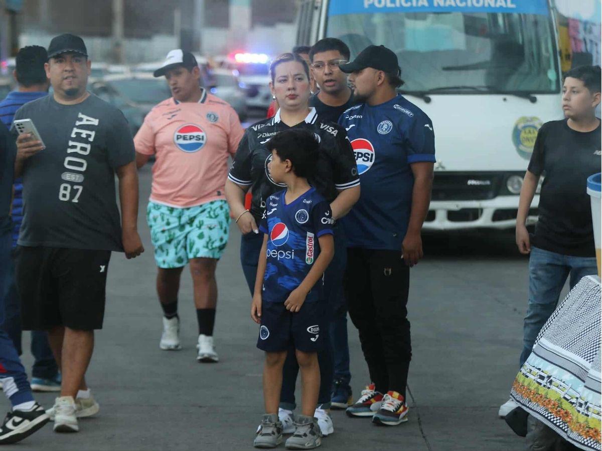 ¿Quién es el jeque que sorprendió? Nenas bellas del Motagua cautivan previo al juego ante Cartaginés