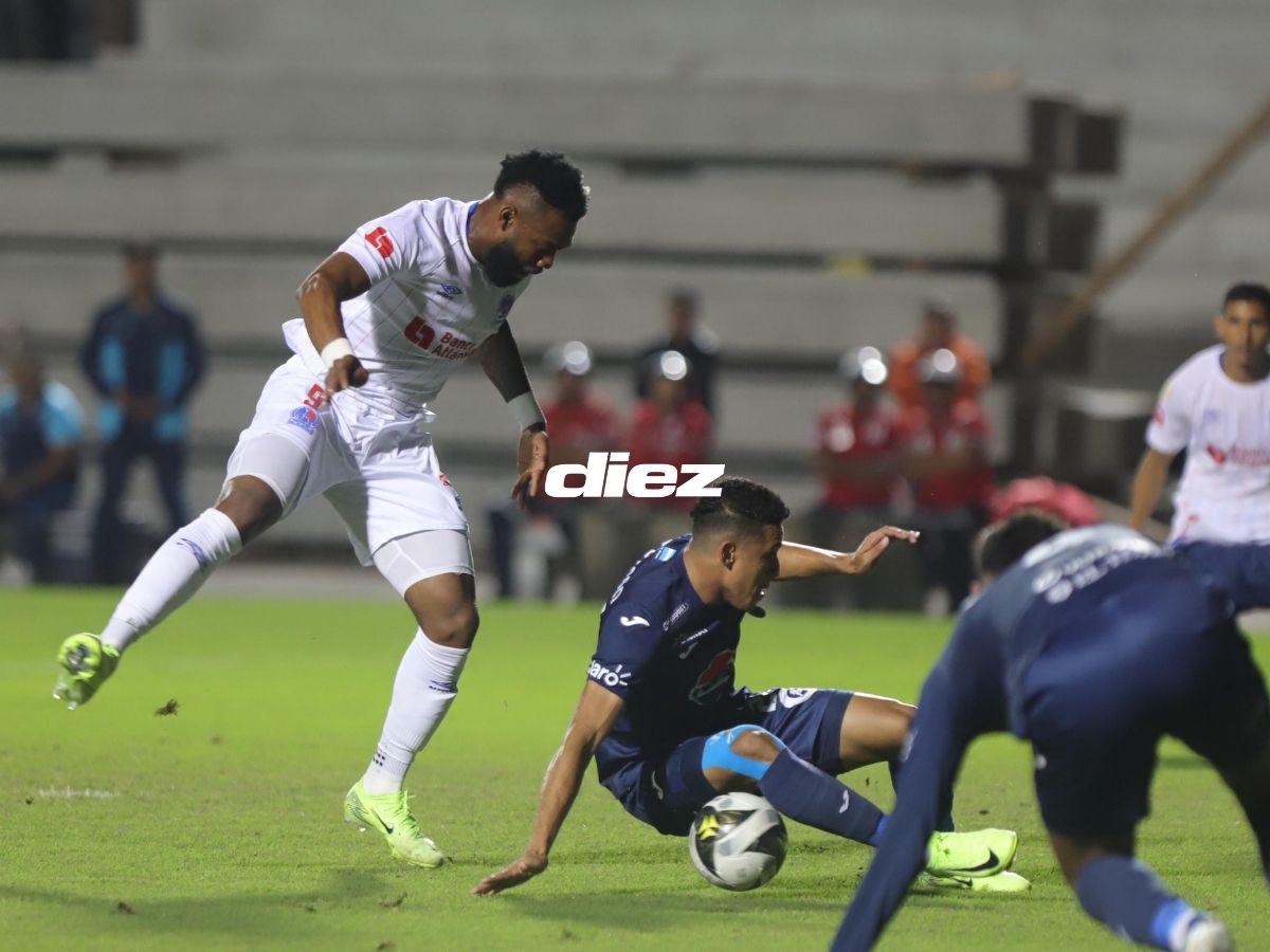 No se vio en TV: Llanto de jugador de Olimpia, integrante de Motagua desató la bronca y adiós especial de Troglio