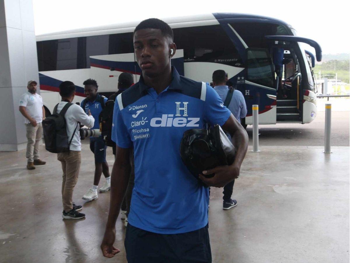Rostros nuevos: Selección de Honduras voló a Islas Caimán para encarar la tercera jornada de la Eliminatoria Mundialista