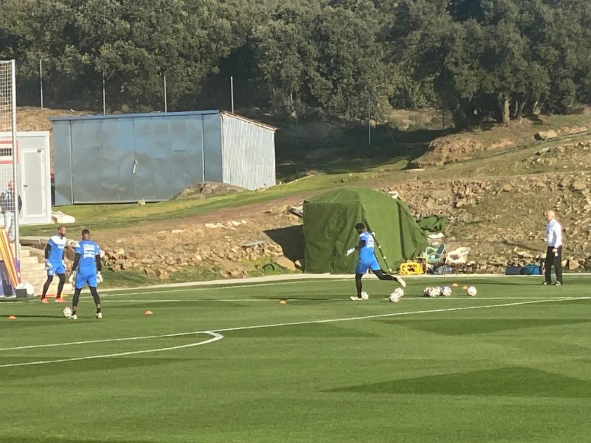 José Molina puso a sudar a los convocados y tres nuevos 'fichajes'; así fue el primer entreno de Honduras en España