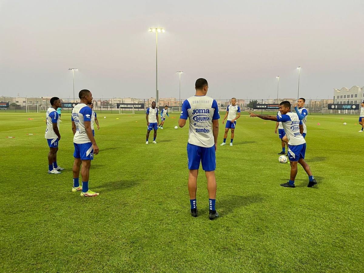 Honduras entrenó con plantel completo en Abu Dhabi, Emiratos Árabes Unidos, sede de su amistoso ante Arabia Saudita.