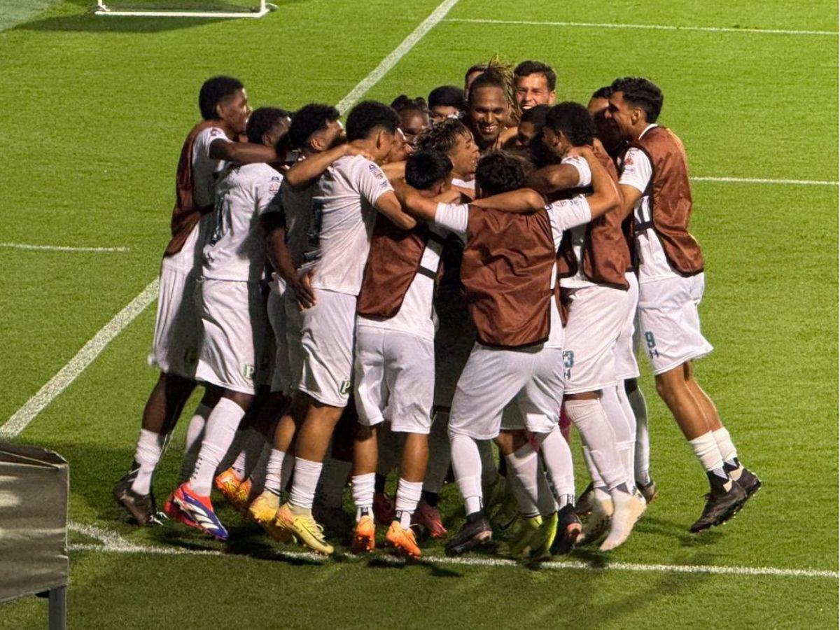 ¡Bochornoso! Las fotos de la tristeza del Motagua tras vergonzosa vapuleada ante Platense y Auzmendi volvió a Honduras