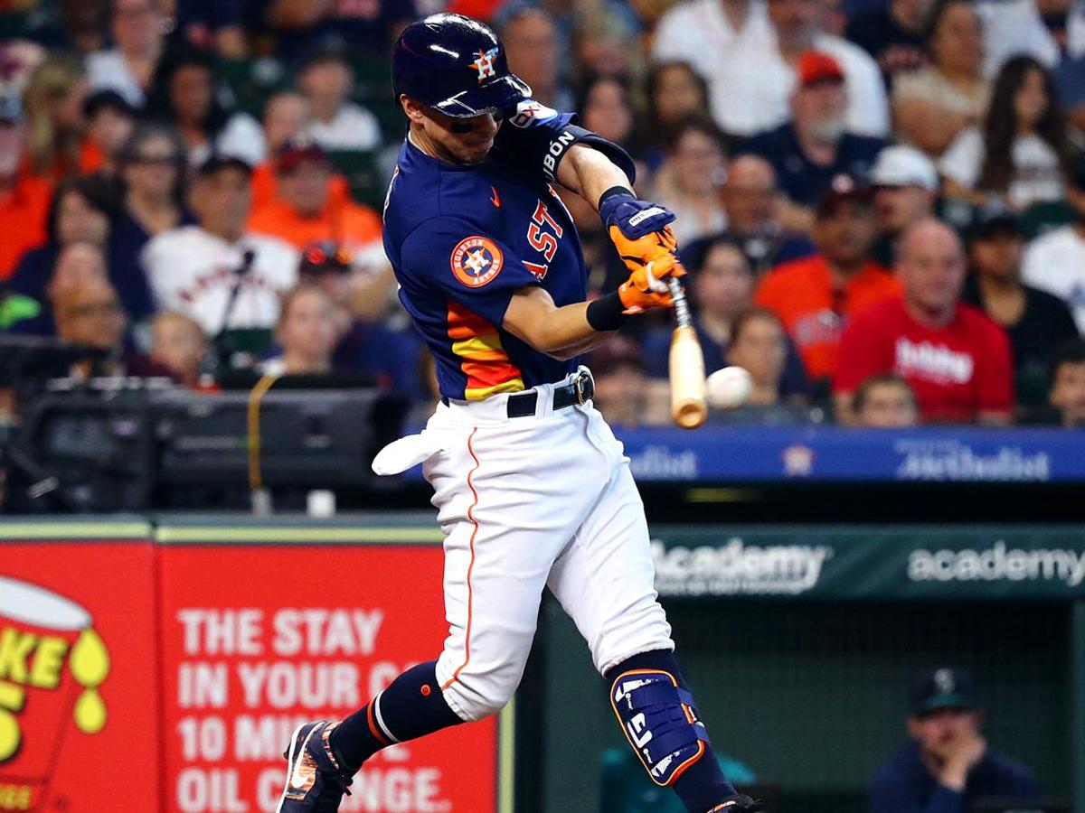 Mauricio Dubón duplica sus hits: ¡suma 105 imparables! y Astros de Houston reciben paliza de Medias Rojas de Boston