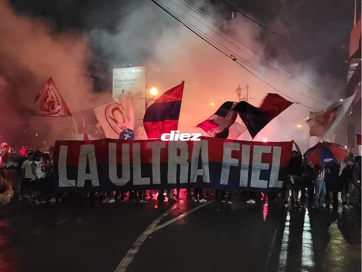 Hinchada de Olimpia inunda las calles del Nacional, dardo a Motagua y chicas cautivan en la previa del clásico