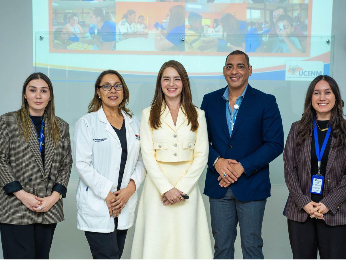 La multitalentosa atleta Sandra Hadith Alvarado recibe su Licenciatura en Nutrición