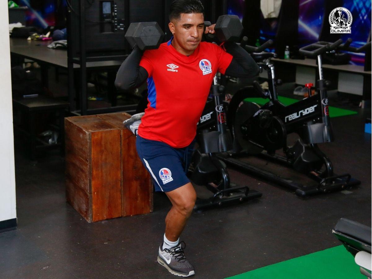 ¡Con dos refuerzos! Así sería el 11 titular de Olimpia ante Marathón en el primer clásico nacional del 2026