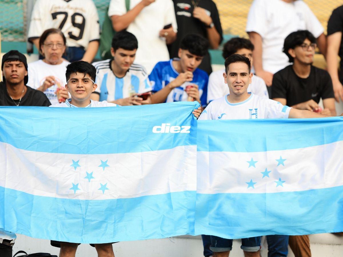 ¡Mamita querida! Milagros Flores robó suspiros y la belleza hondureña cautivó en la previa del juego de tiktokers