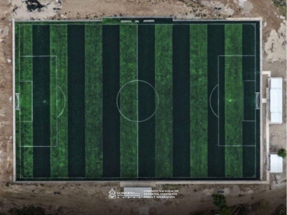 Condepor inaugura moderna cancha sintética en reconocido municipio de Olancho