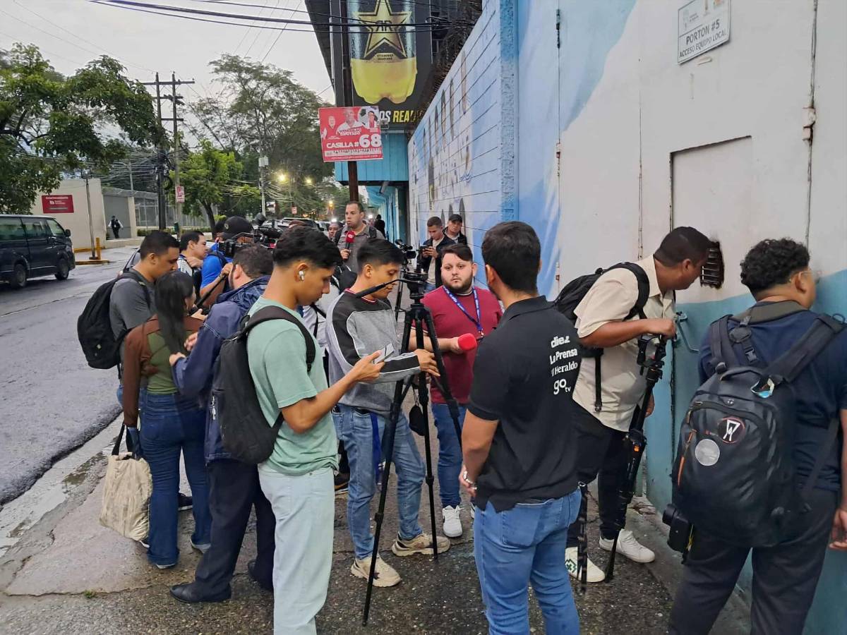 El problema que tuvo Honduras en el Morazán, periodistas la pasaron mal y los que entrenaron aparte previo al duelo ante Costa Rica