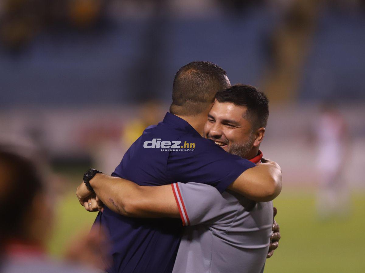 No se vio en TV: La bronca de Carlos Small, tristeza en Real España, locura de Rony Martínez y las hermosas policías en el Olímpico