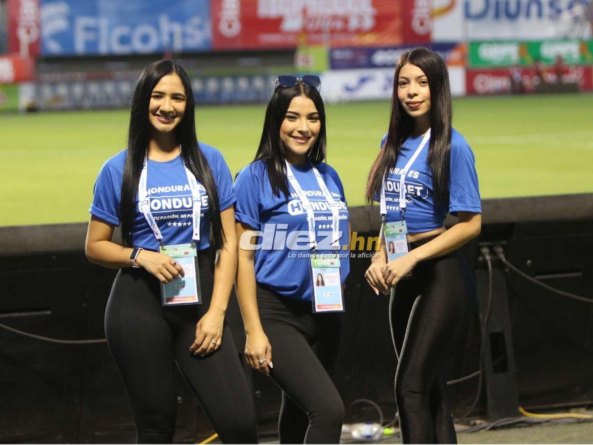 ¡Derroche de bellezas en el Nacional! Las lindas chicas que engalanaron la previa del Honduras vs Trinidad y Tobago