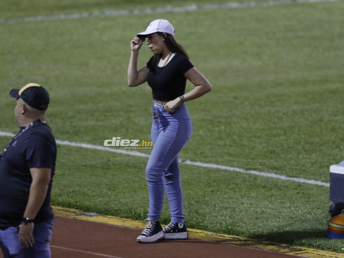 No se vio en TV: La bronca de Carlos Small, tristeza en Real España, locura de Rony Martínez y las hermosas policías en el Olímpico