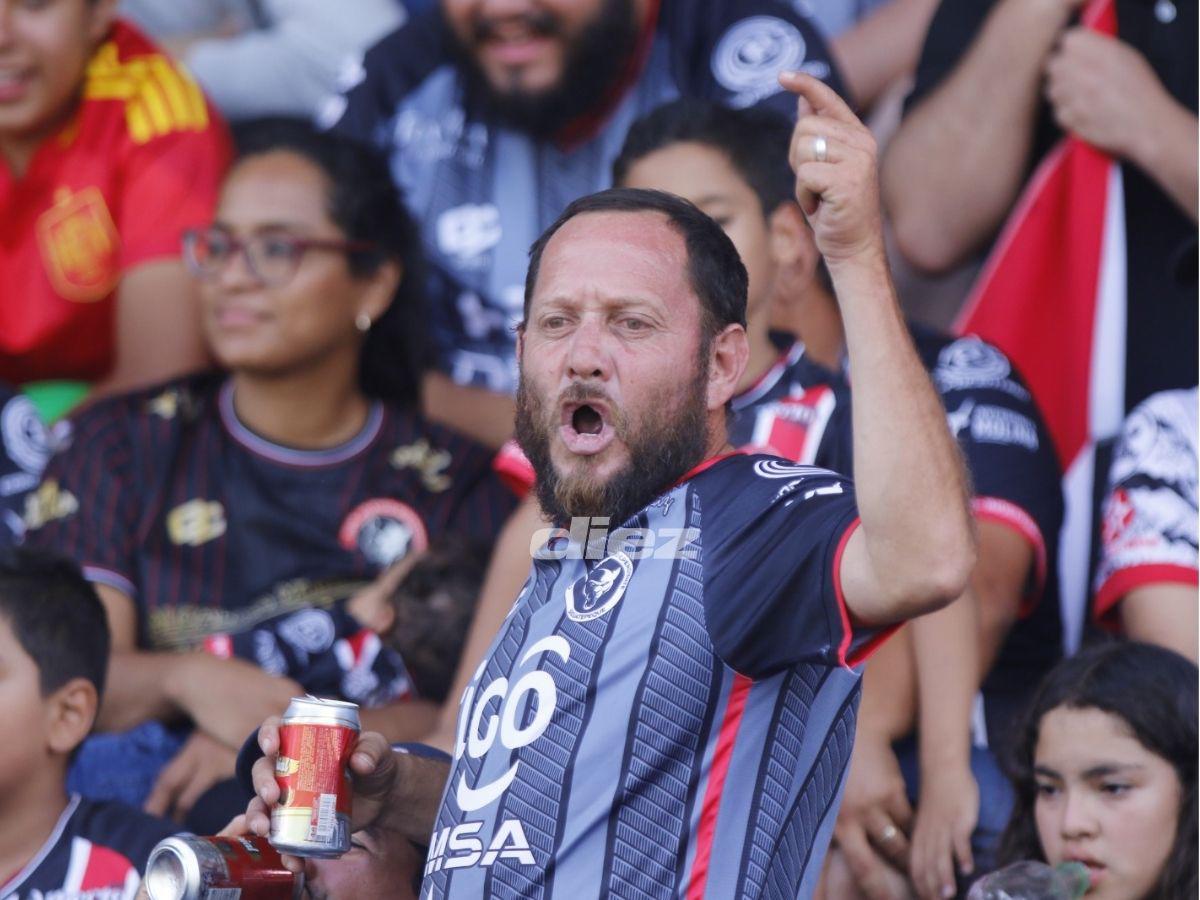 ¿Quién es la bella fotógrafa? Amargura del Independiente, llenazo en Siguatepeque, las 'creídas' y fiesta en el Choloma