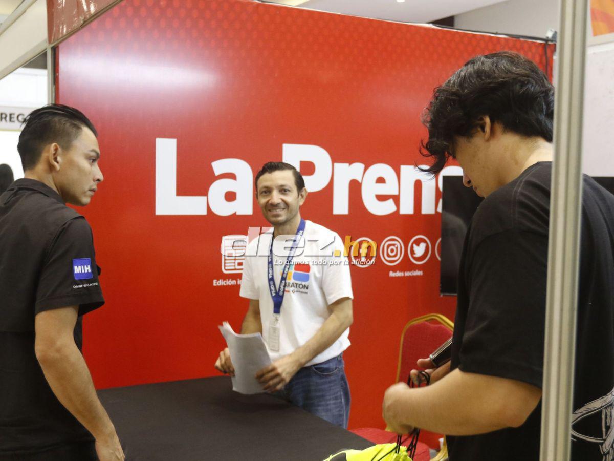 Furor por los kits de la Maratón La Prensa en último día de entrega en Expocentro, ¡llegaron los campeones y bellezas!