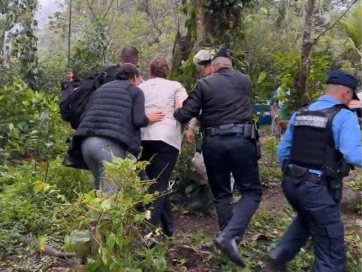 Helicóptero donde viajaba la presidenta Xiomara Castro aterriza de emergencia en una zona boscosa de Honduras