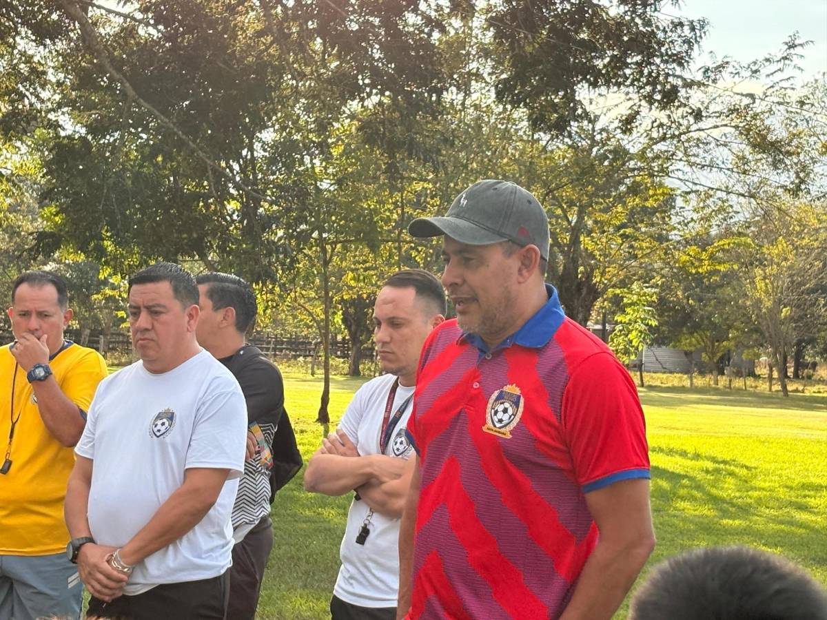 Fue uno de los héroes de Honduras en la Copa América 2001, se convirtió en árbitro y así es su vida