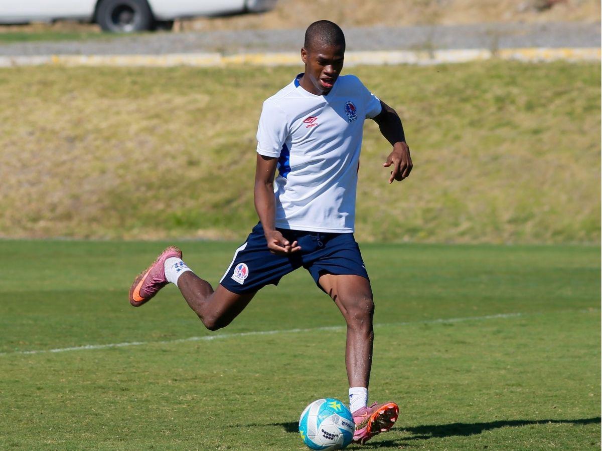 ¡Con dos refuerzos! Así sería el 11 titular de Olimpia ante Marathón en el primer clásico nacional del 2026