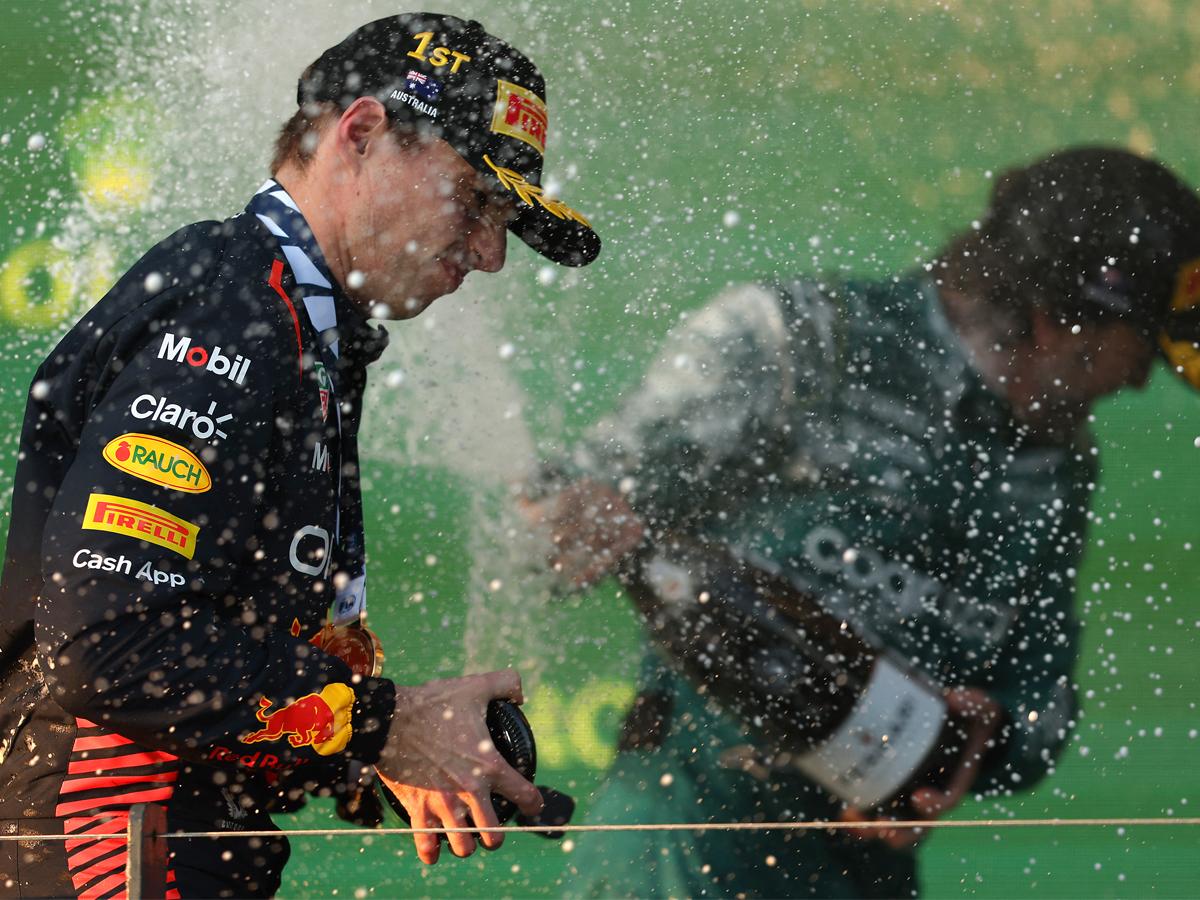 Max Verstappen de Red Bull arrasa la temporada en Fórmula 1; deja en segundo y tercero a Hamilton y Alonso