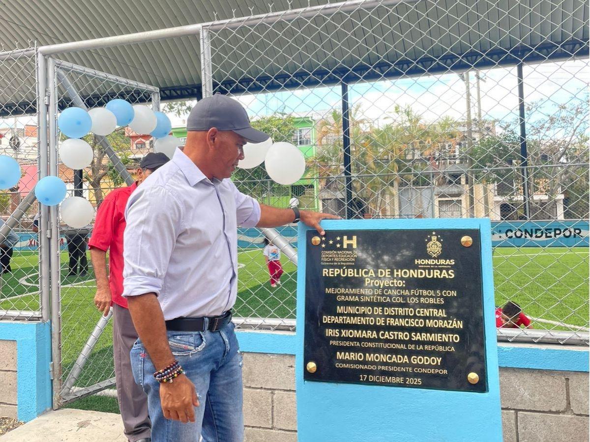 Colonia Los Robles estrena moderna cancha de fútbol sintética entregada por Condepor
