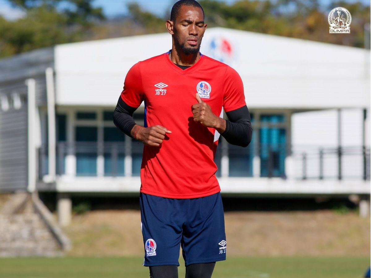 ¡Con dos refuerzos! Así sería el 11 titular de Olimpia ante Marathón en el primer clásico nacional del 2026