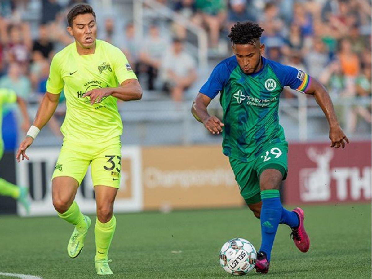 ¿Quién es y dónde juega Juan Carlos Obregón, el 10 de Honduras que no podía correr en el estadio de Toluca?