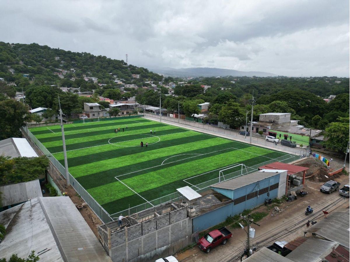 Condepor hace última inspección previo a la inauguración de cancha sintética en Comayagua