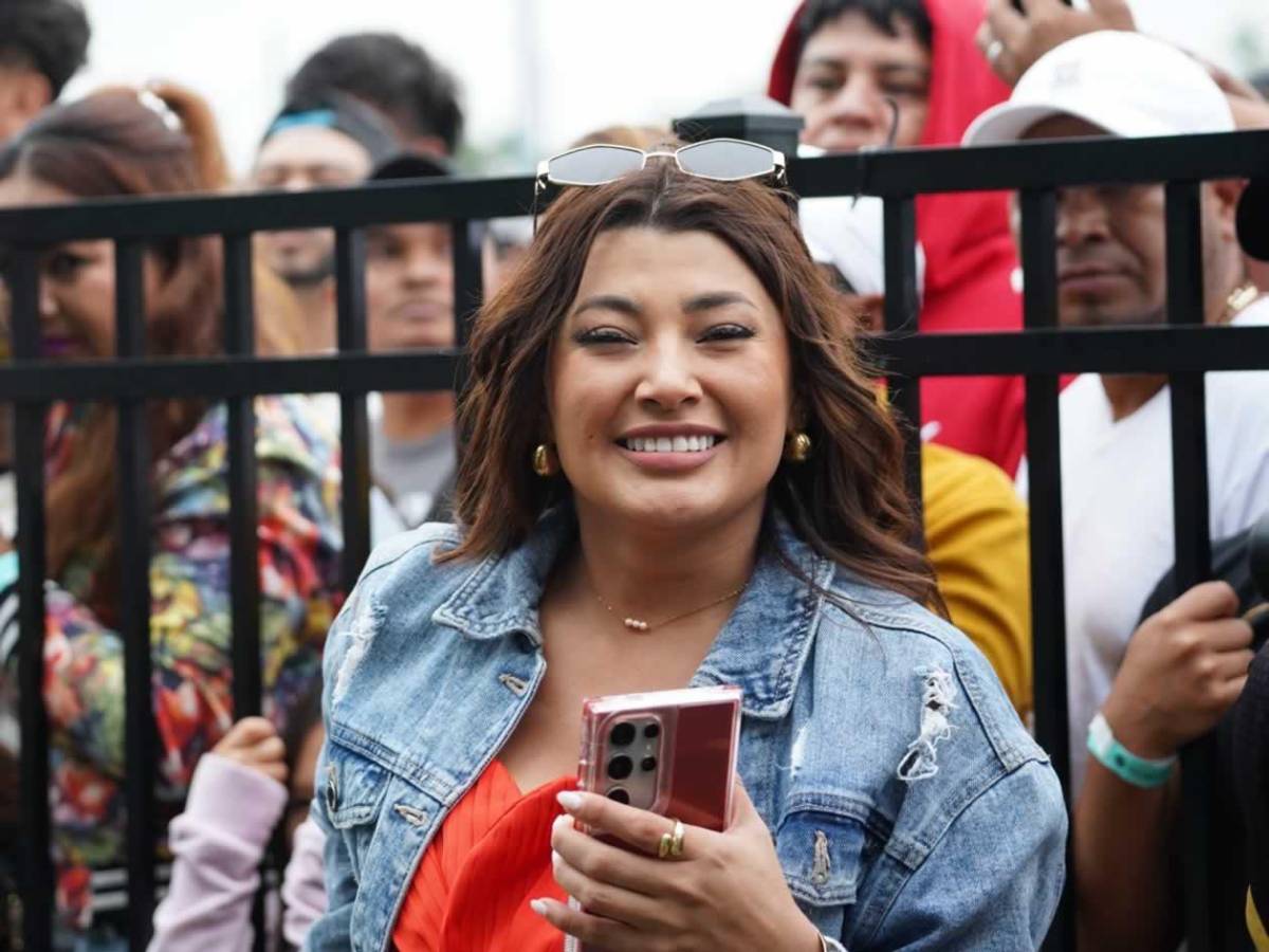 Milagro Flores roba suspiros en Estados Unidos: la presentadora y los exjugadores que asistieron a la New Orleans Cup