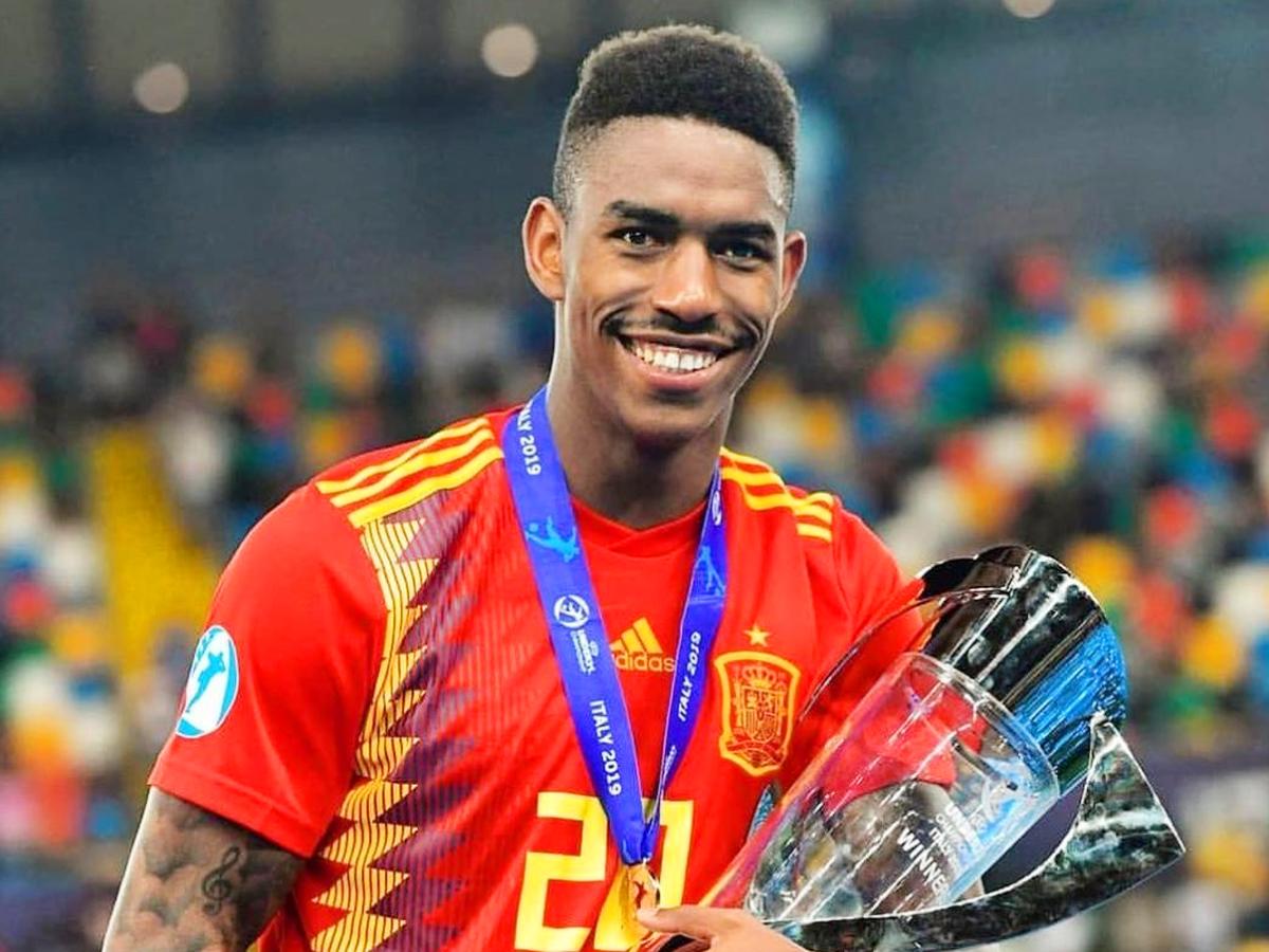 OFICIAL: Junior Firpo, exfutbolista del Barcelona, jugará con una selección de Concacaf