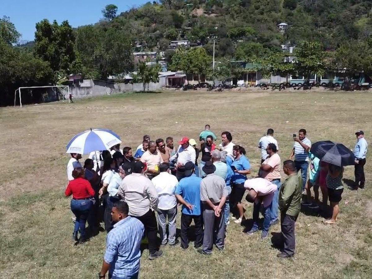 Condepor inspeccionó tres canchas de fútbol en la zona norte de Honduras con el objetivo de modernizarlas