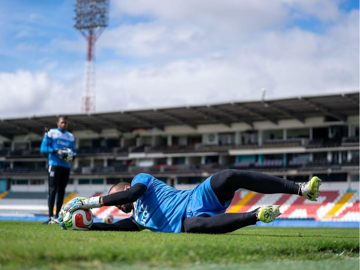 ¿Pelonearon a Dereck? Luis Palma sorprende con exótico look, ¡Honduras entrenó por última vez en suelo catracho!