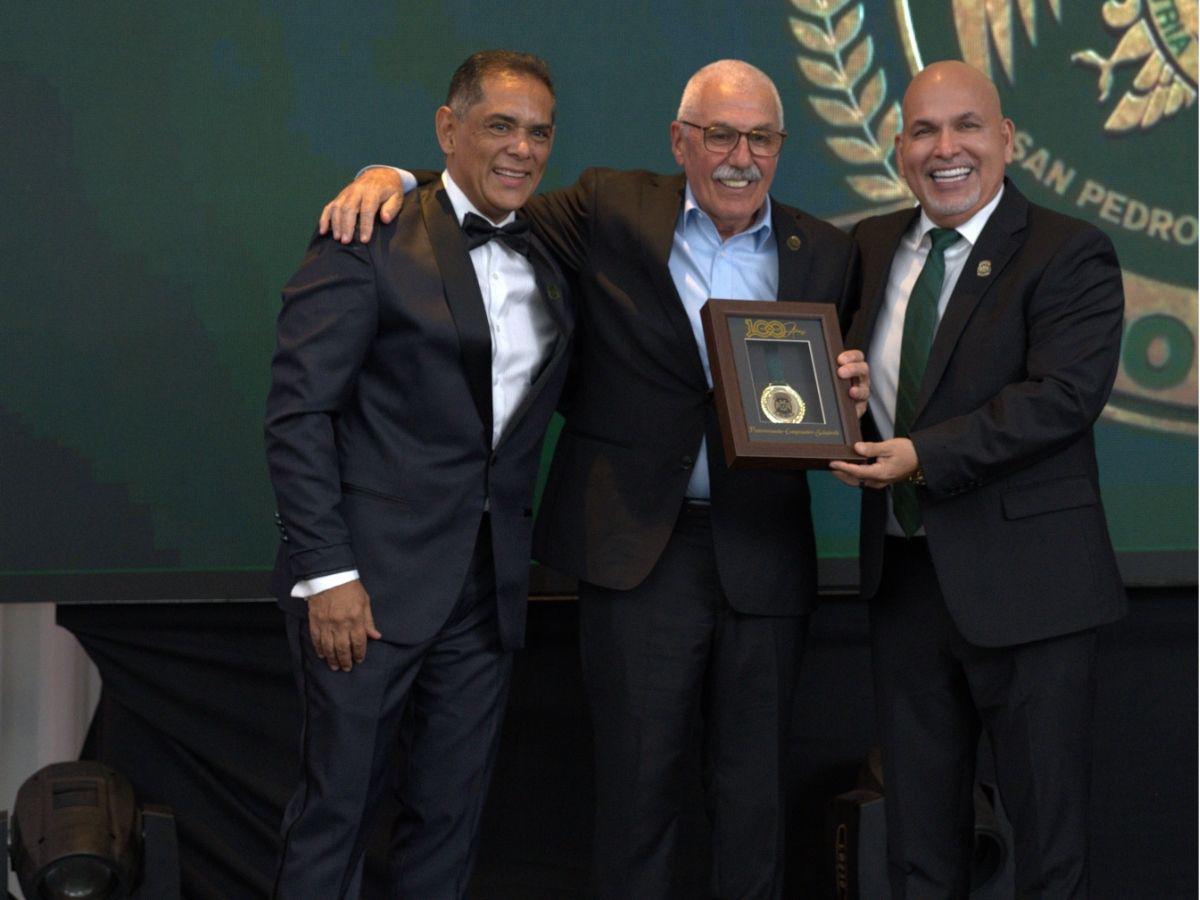 ¡Para ponerse de pie! Marathón festejó su centenario con una cena inolvidable con figuras, leyendas y campeones
