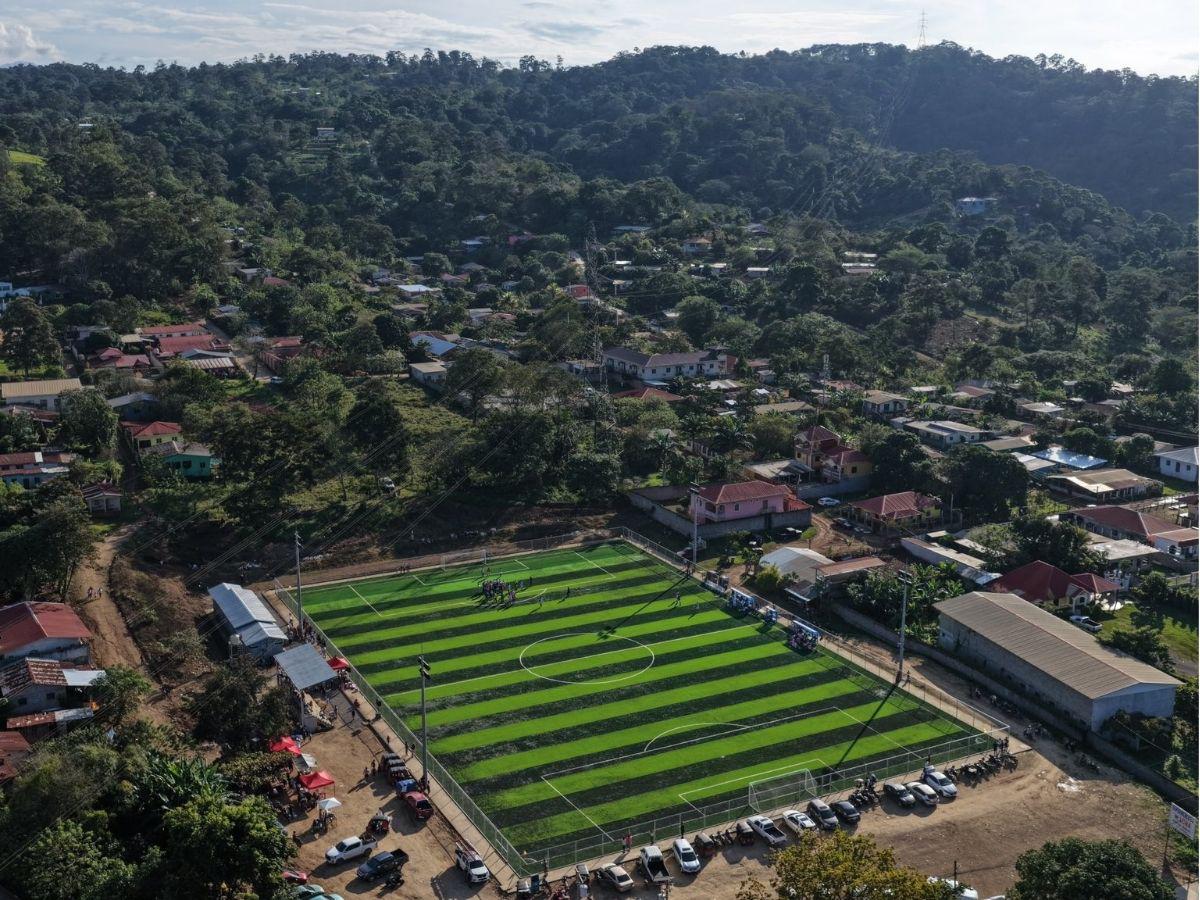 ¡Llegó la 95! Condepor inaugura cancha sintética en Santa Cruz de Yojoa: así quedó el hermoso recinto