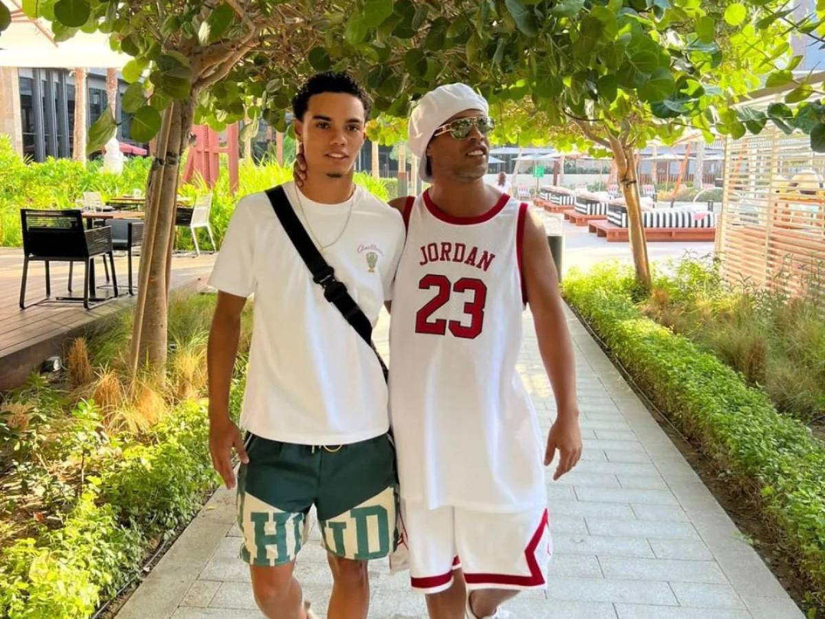 Hijo de Ronaldinho se marchó del Barcelona y tiene nuevo club en Inglaterra: firmó por dos años