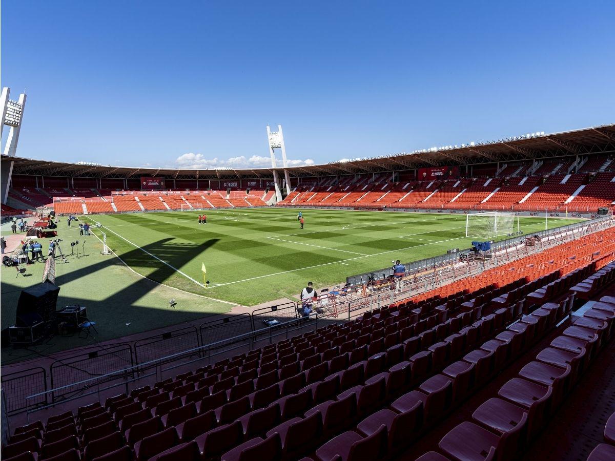 Un infierno descomunal: Así es la hermosa casa del Almería de España, el virtual nuevo equipo del Choco Lozano