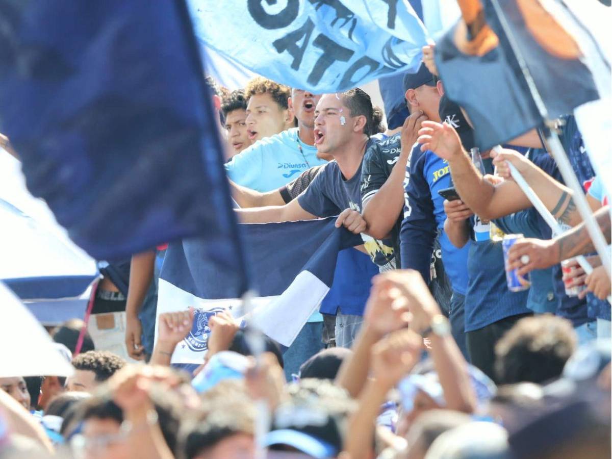Infierno azul en el Nacional, famosos captados y la fiesta del Motagua en la final