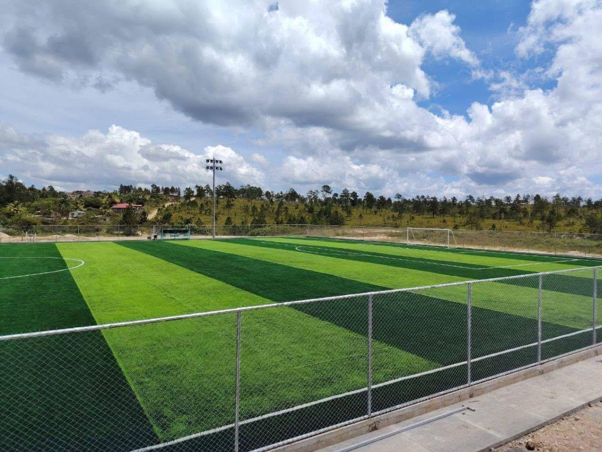 Condepor anuncia finalización de cancha de fútbol en reconocido municipio de Olancho