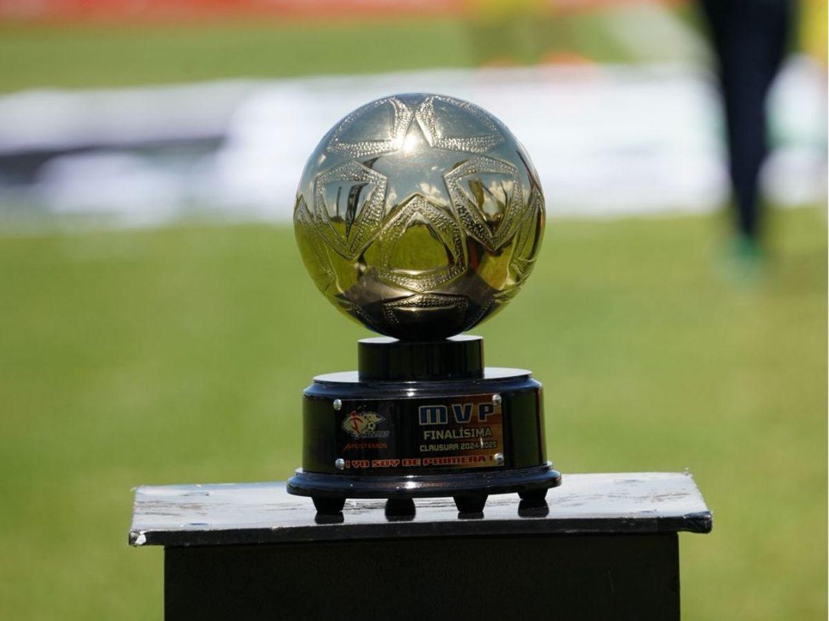 Bella chica causa furor en el Choloma vs Independiente, los famosos de la finalísima y la zarca que robó miradas