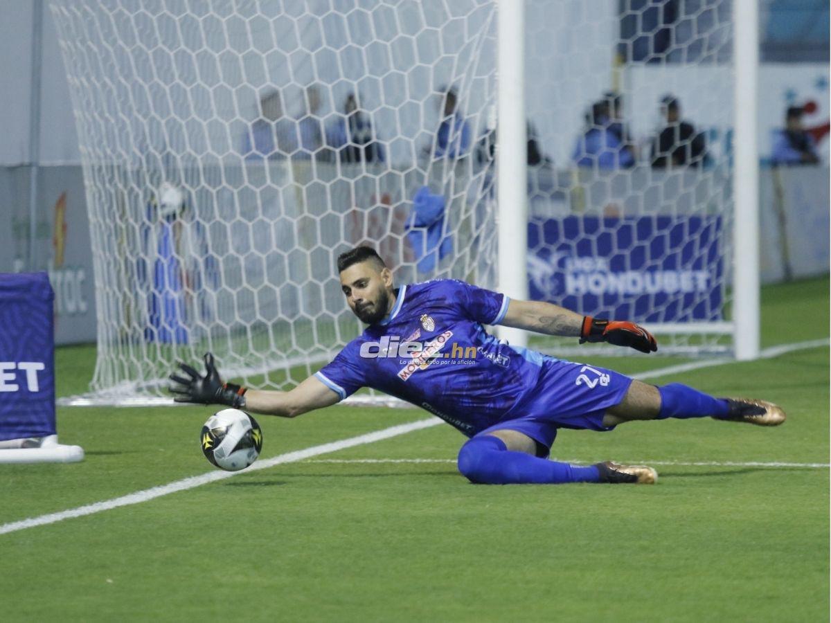 Barra de Real España sacó espectacular manta, chica bella robó suspiros y agarrón de Héctor Vargas con “La Máquina”