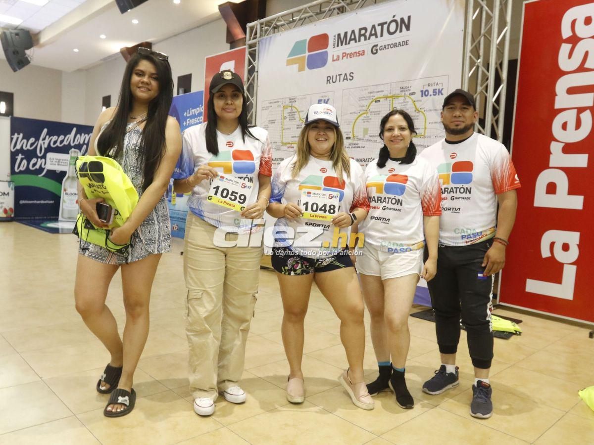 Furor por los kits de la Maratón La Prensa en último día de entrega en Expocentro, ¡llegaron los campeones y bellezas!